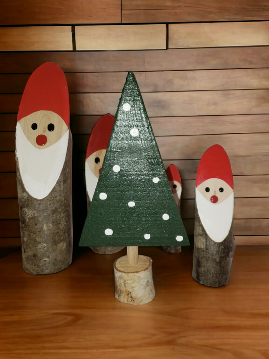 Grand sapin de noël en bois